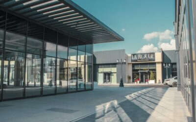 Commercial Glass Contractors: What to Know Before Your Buildout